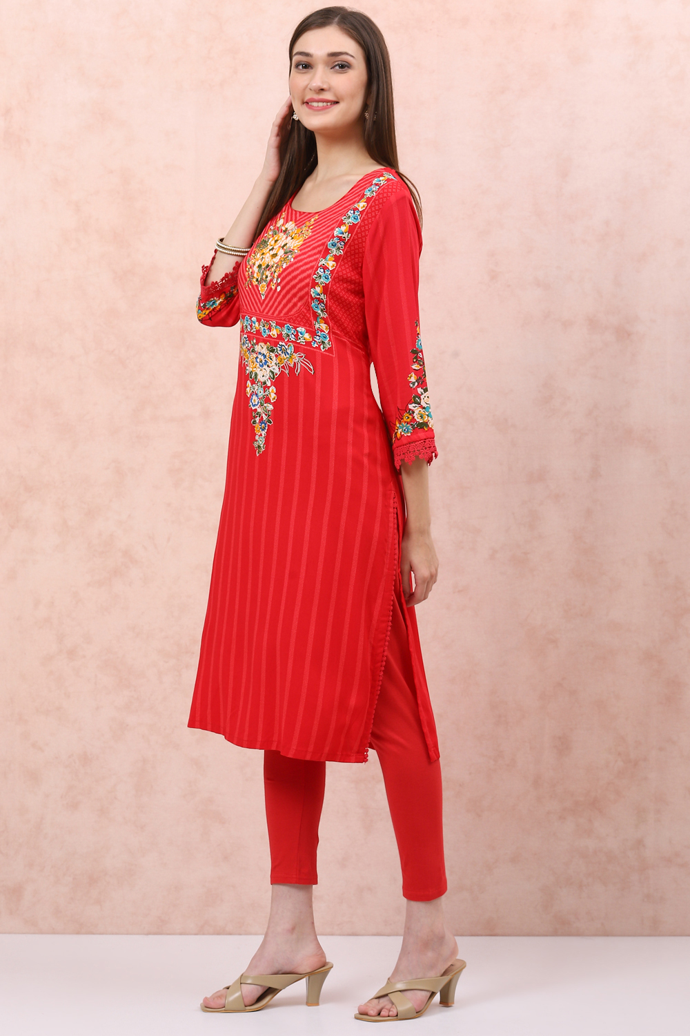 Red LIVA Straight Kurta image number 2