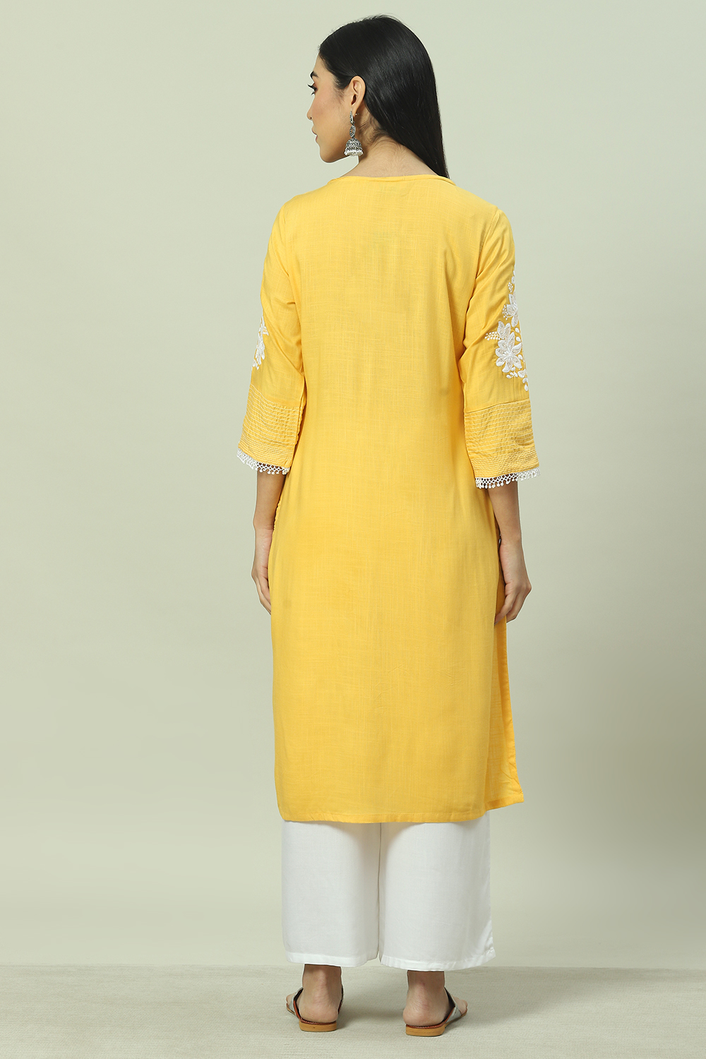 Yellow Embroidered Detail Straight Kurta image number 4