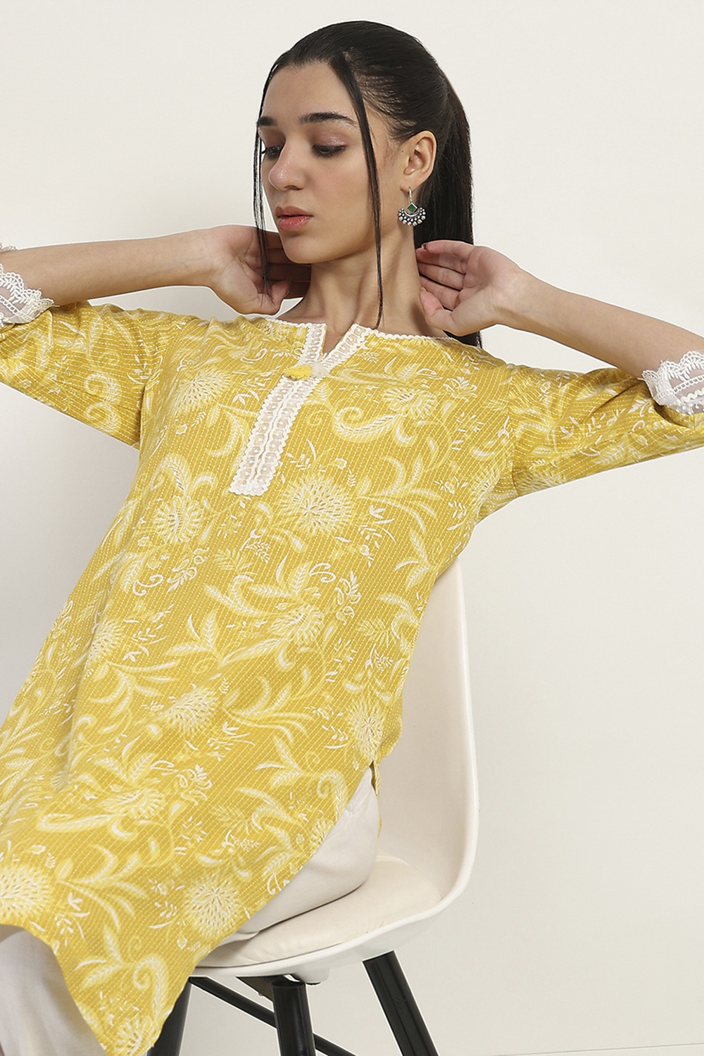 Yellow Cotton Straight Kurta image number 6