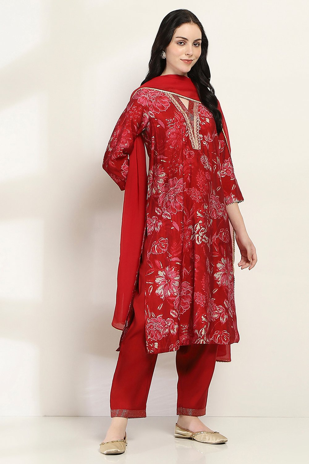 Red Viscose Blend Straight Set image number 5