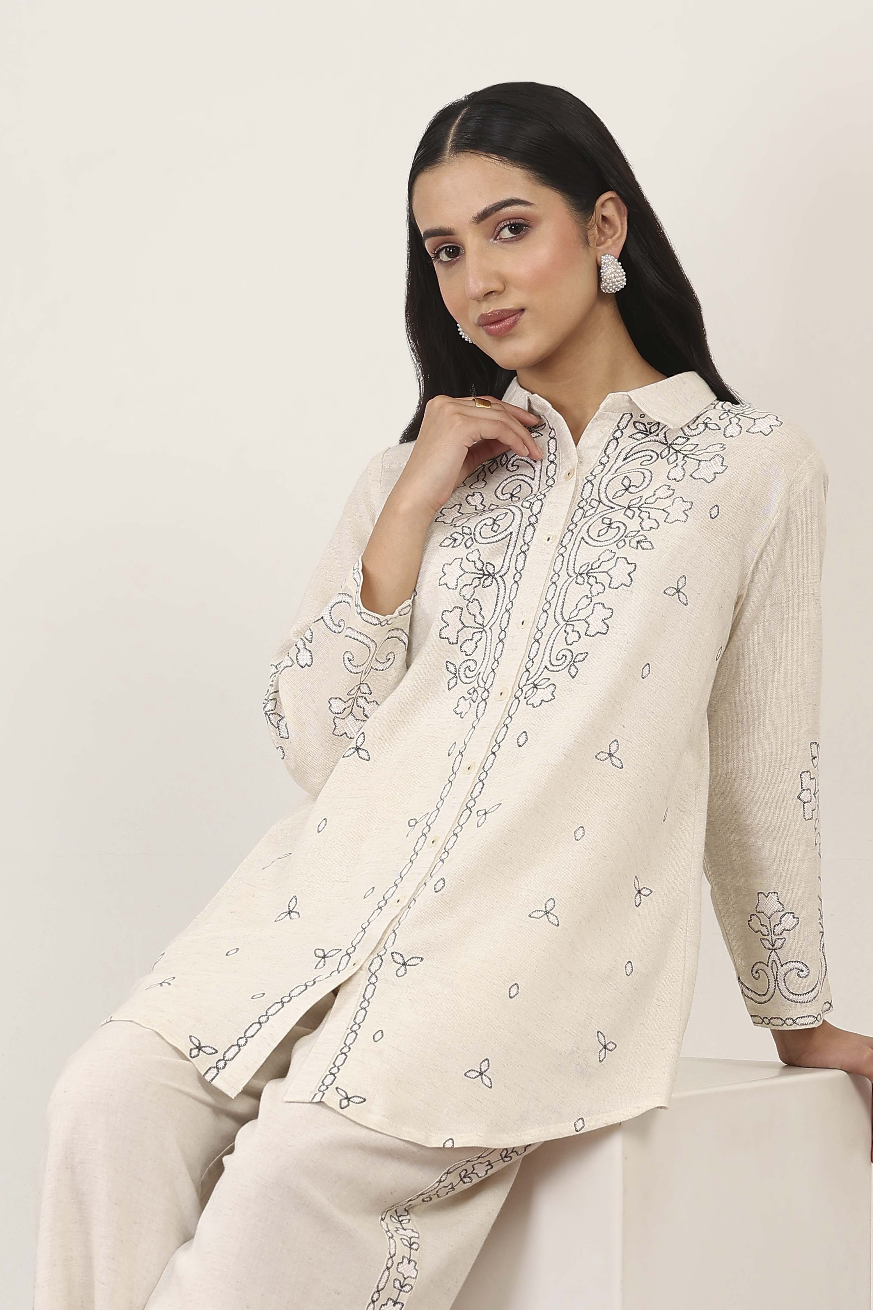 White Cotton Blend Cotton Flex Kurta Pants Set image number 7