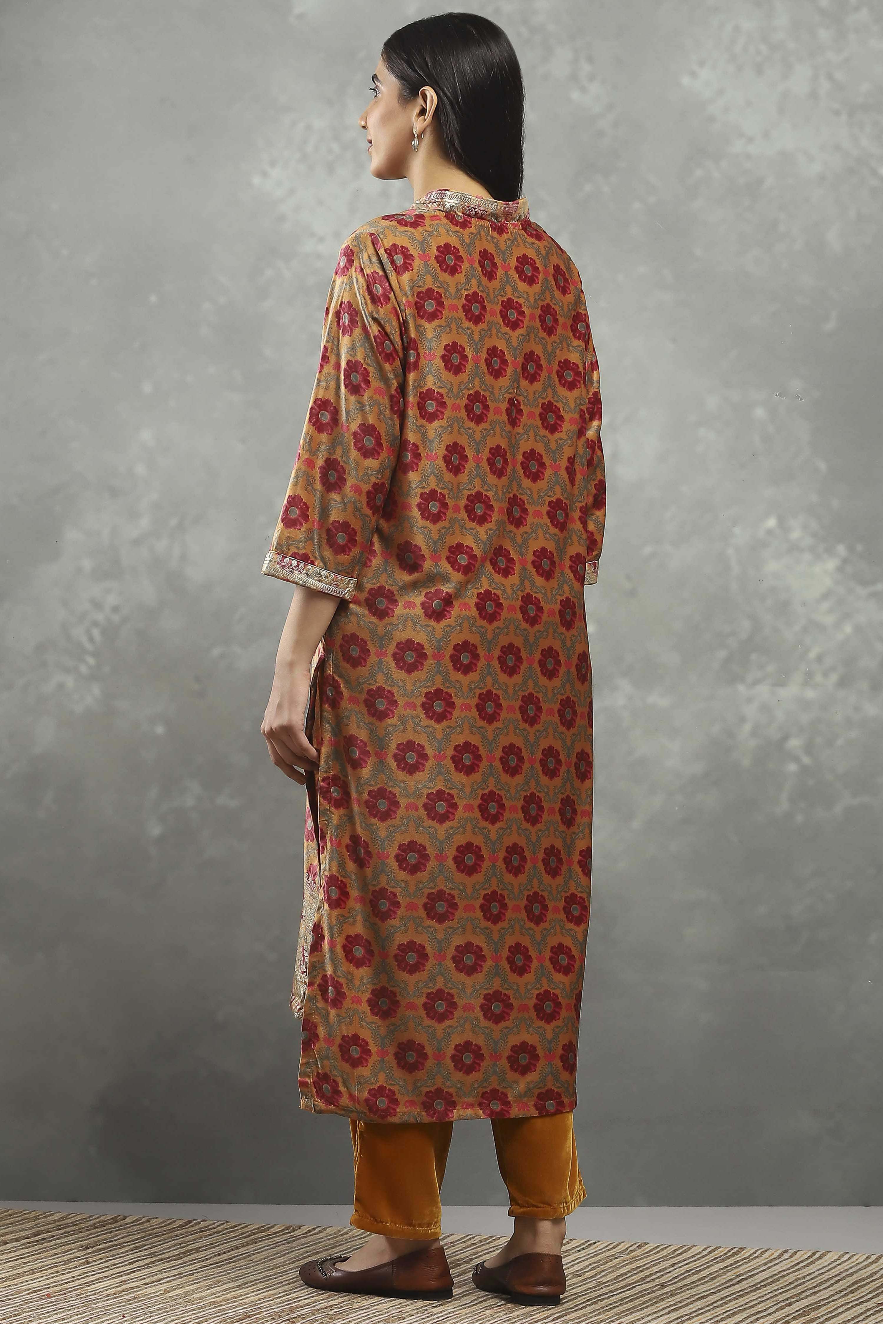 Black Polyester Printed Straight Suit Set image number 4