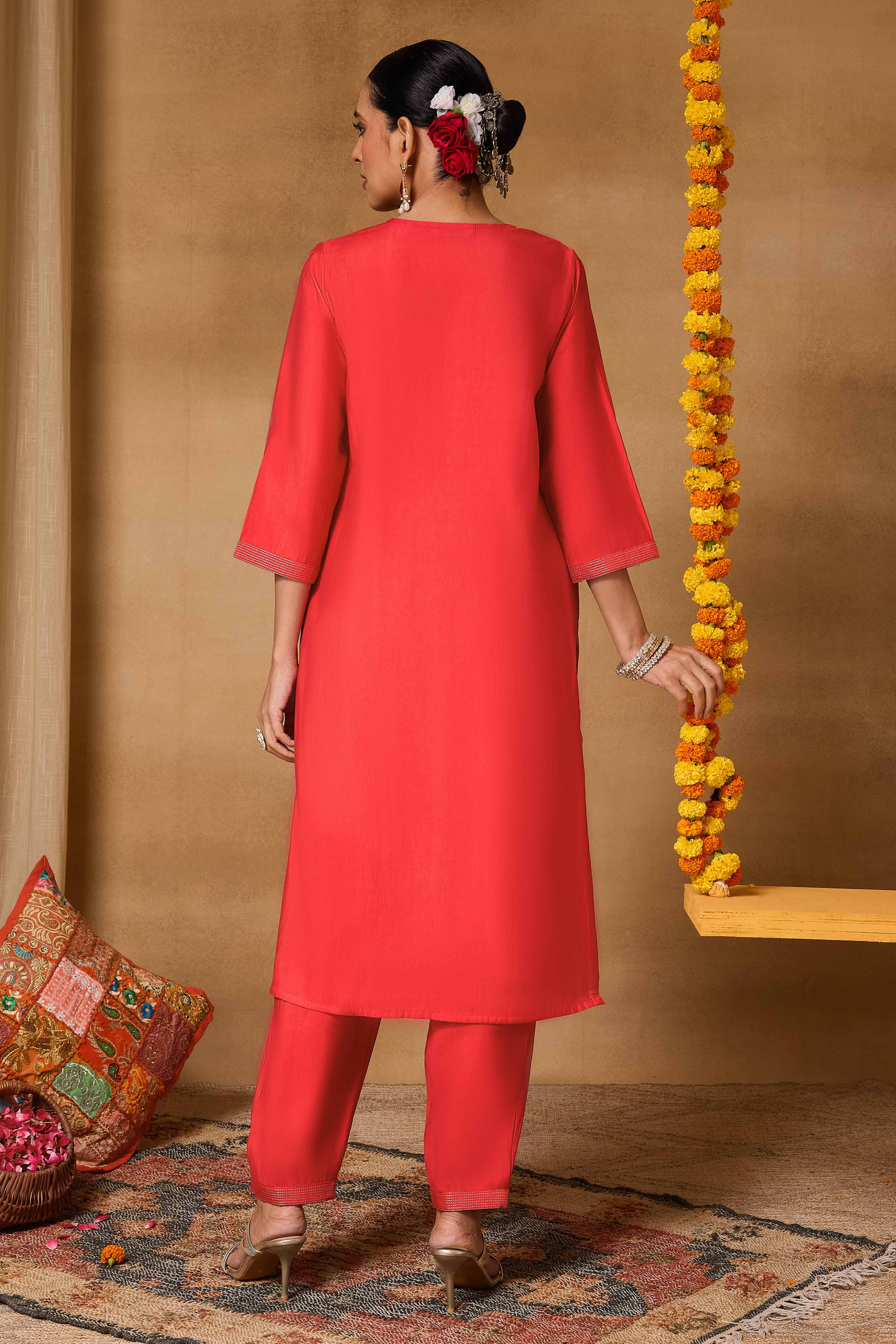 Red Viscose Blend Straight Solid Suit Set image number 5