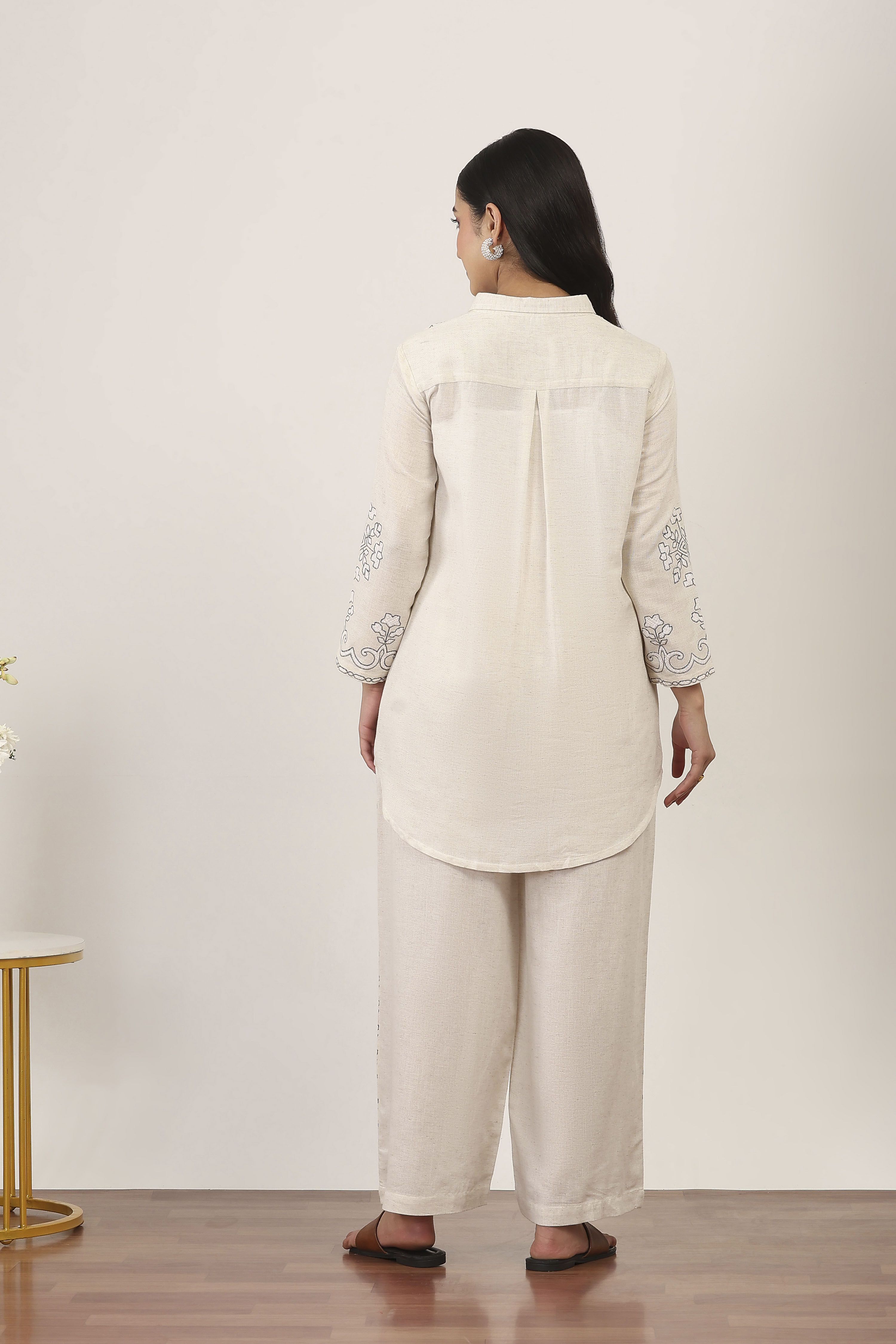 White Cotton Blend Cotton Flex Kurta Pants Set image number 4