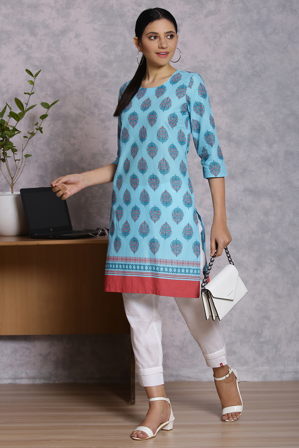 Sky Blue Cotton And Cambric Straight Kurta image number 4