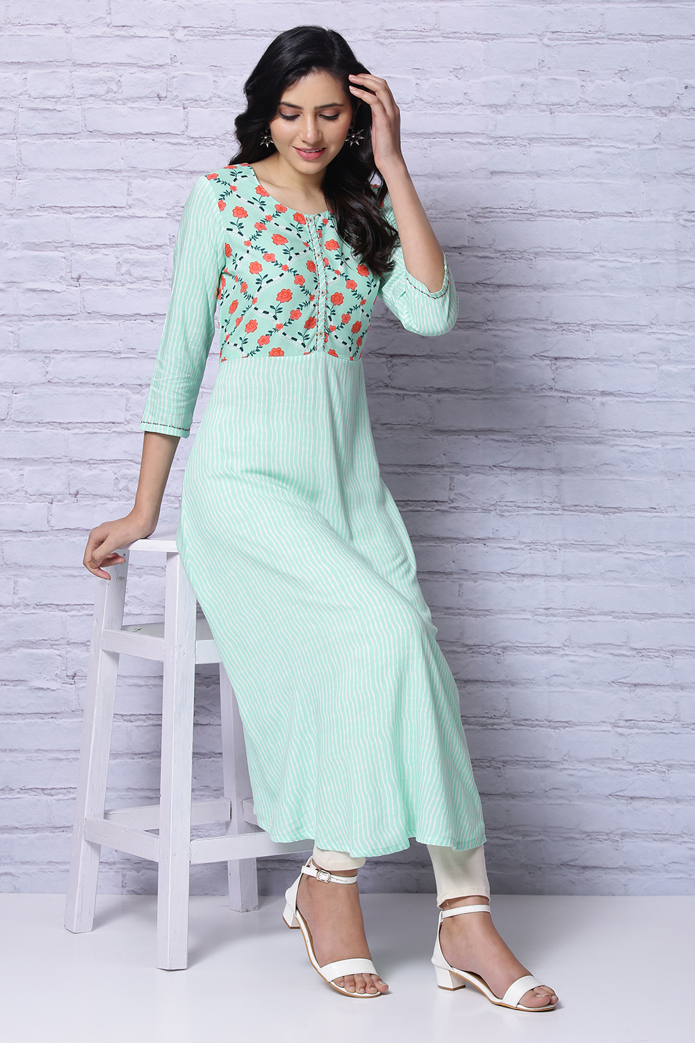 Mint Green Viscose Rayon A Line Kurta image number 5