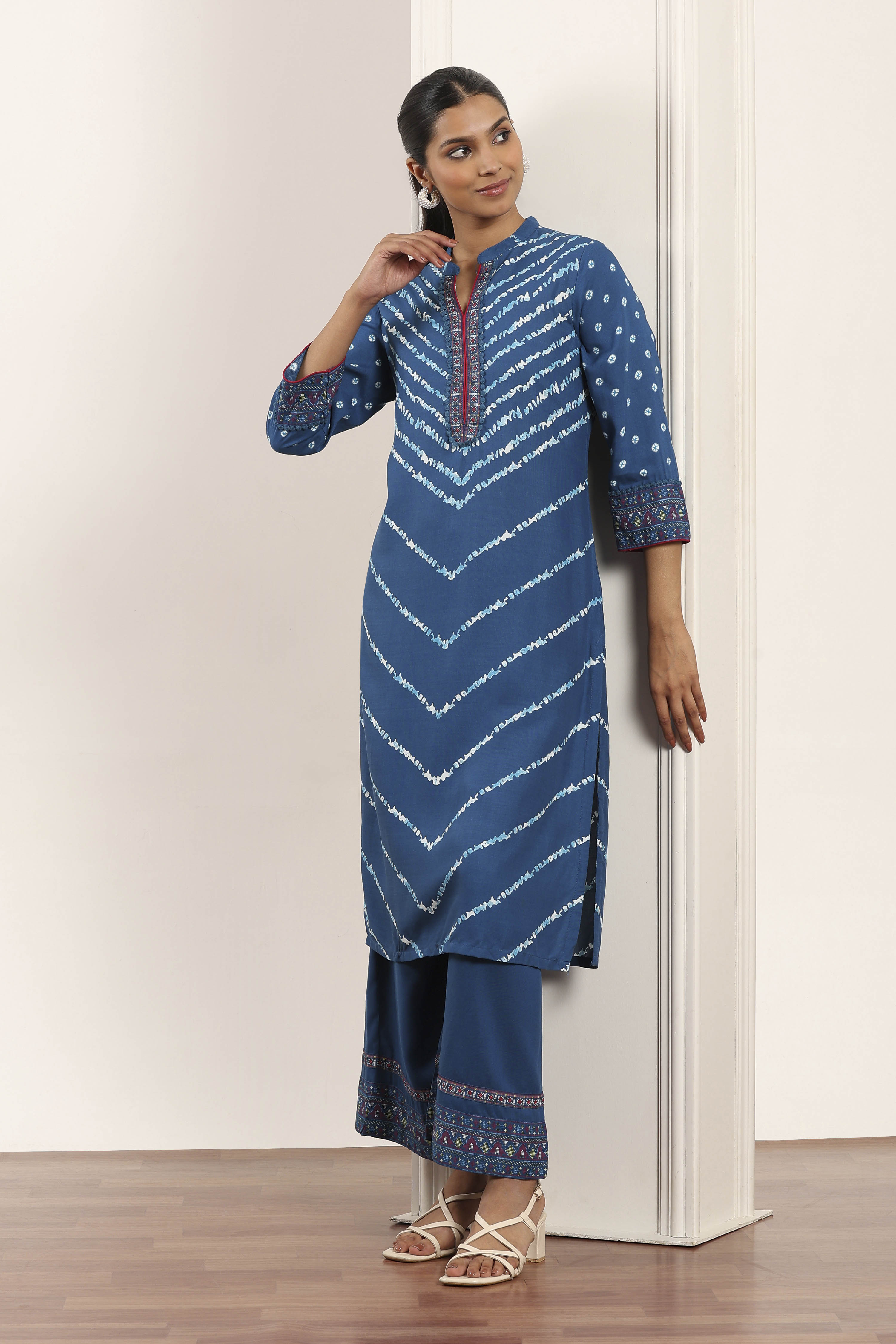 Indigo Blue Viscose Rayon Straight Kurta Pants Set image number 7