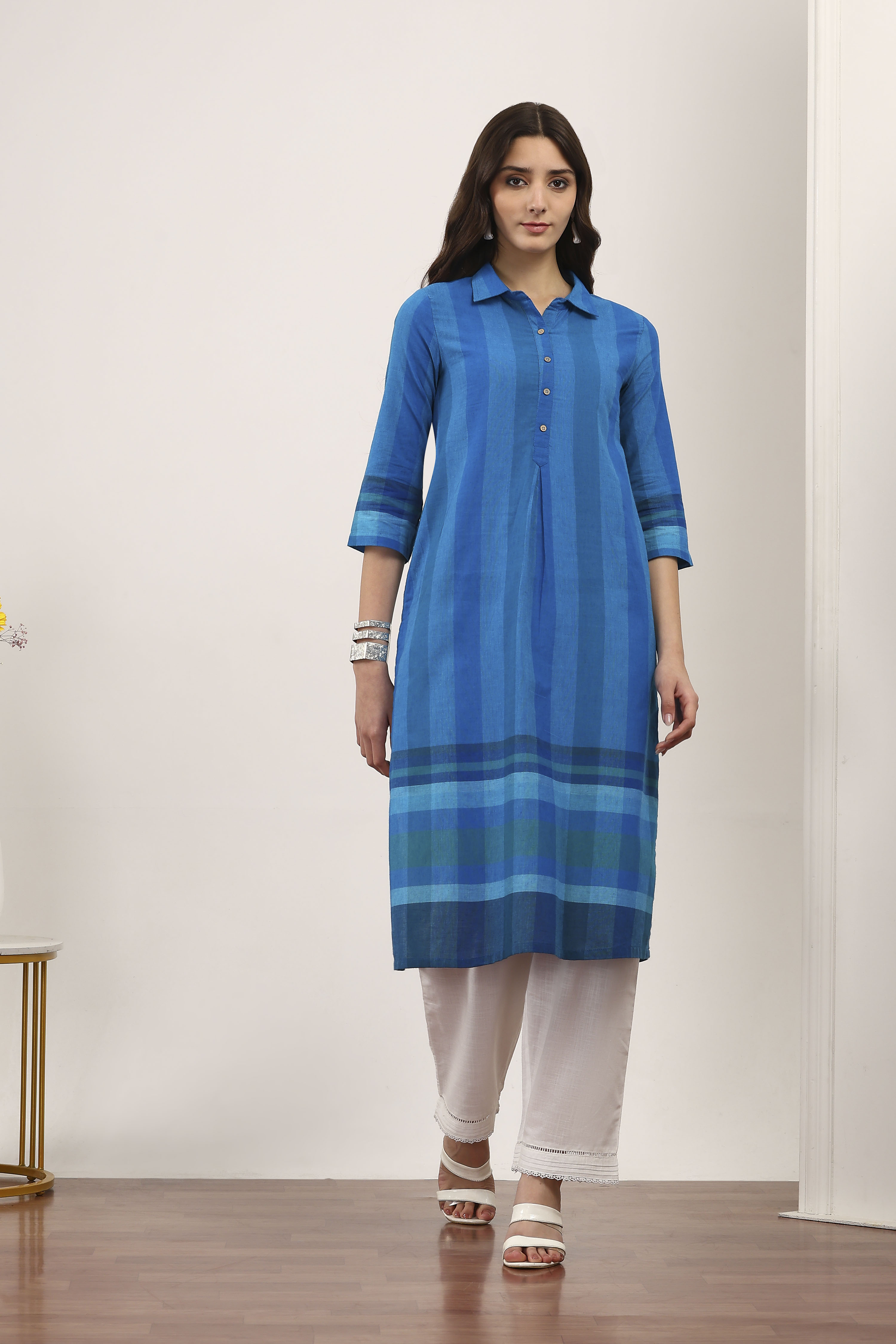 Blue Cotton Straight Kurtas image number 5