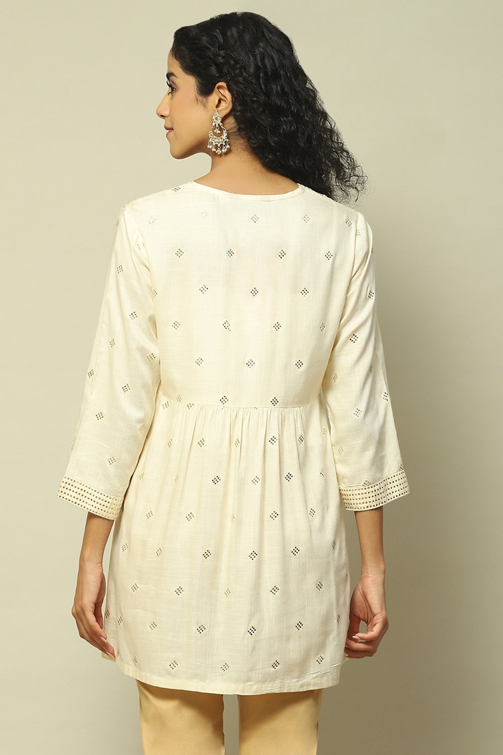 Off White Viscose Tiered Printed Kurti image number 3