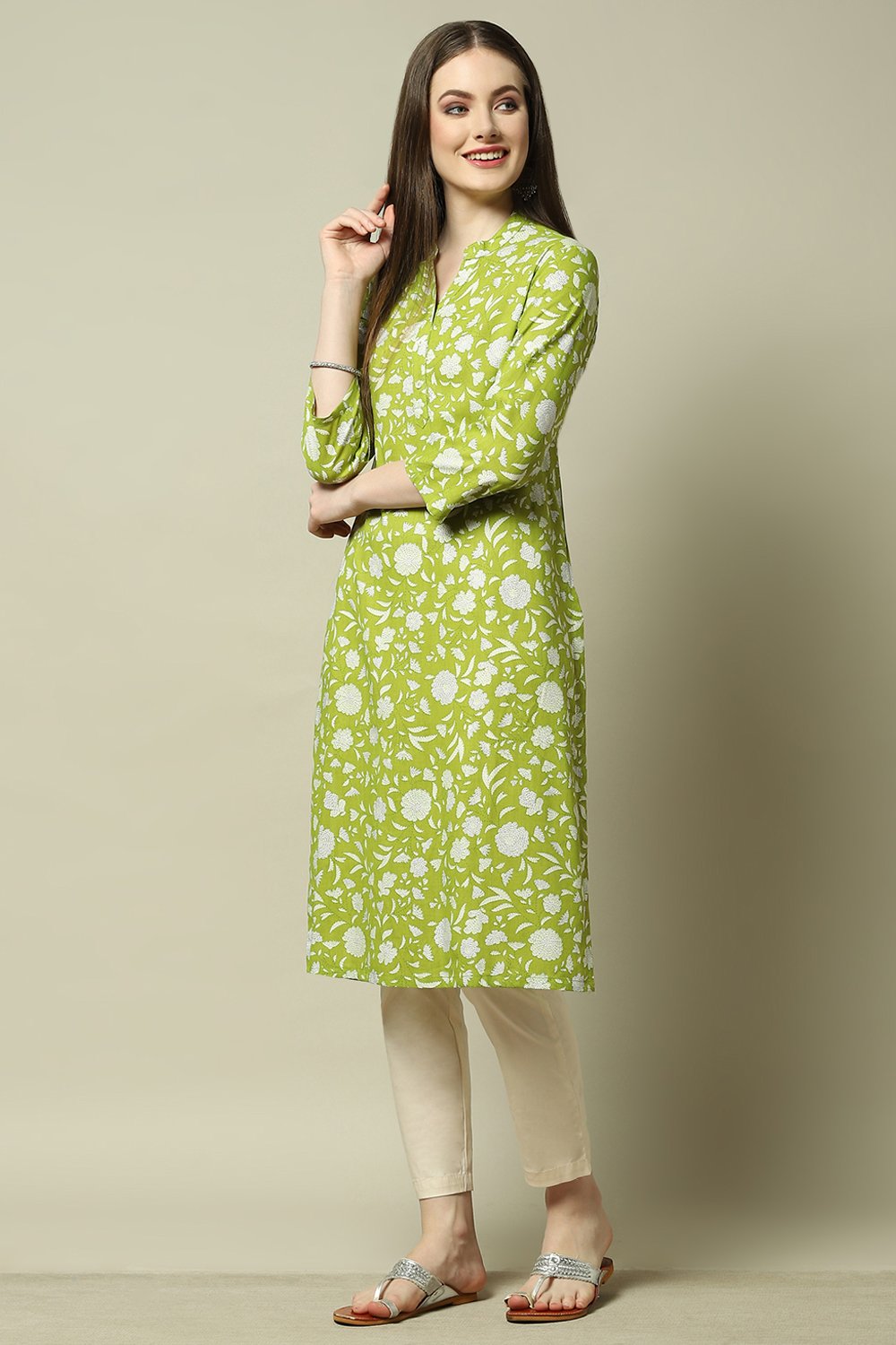 Mustard Viscose Staight Kurta image number 2