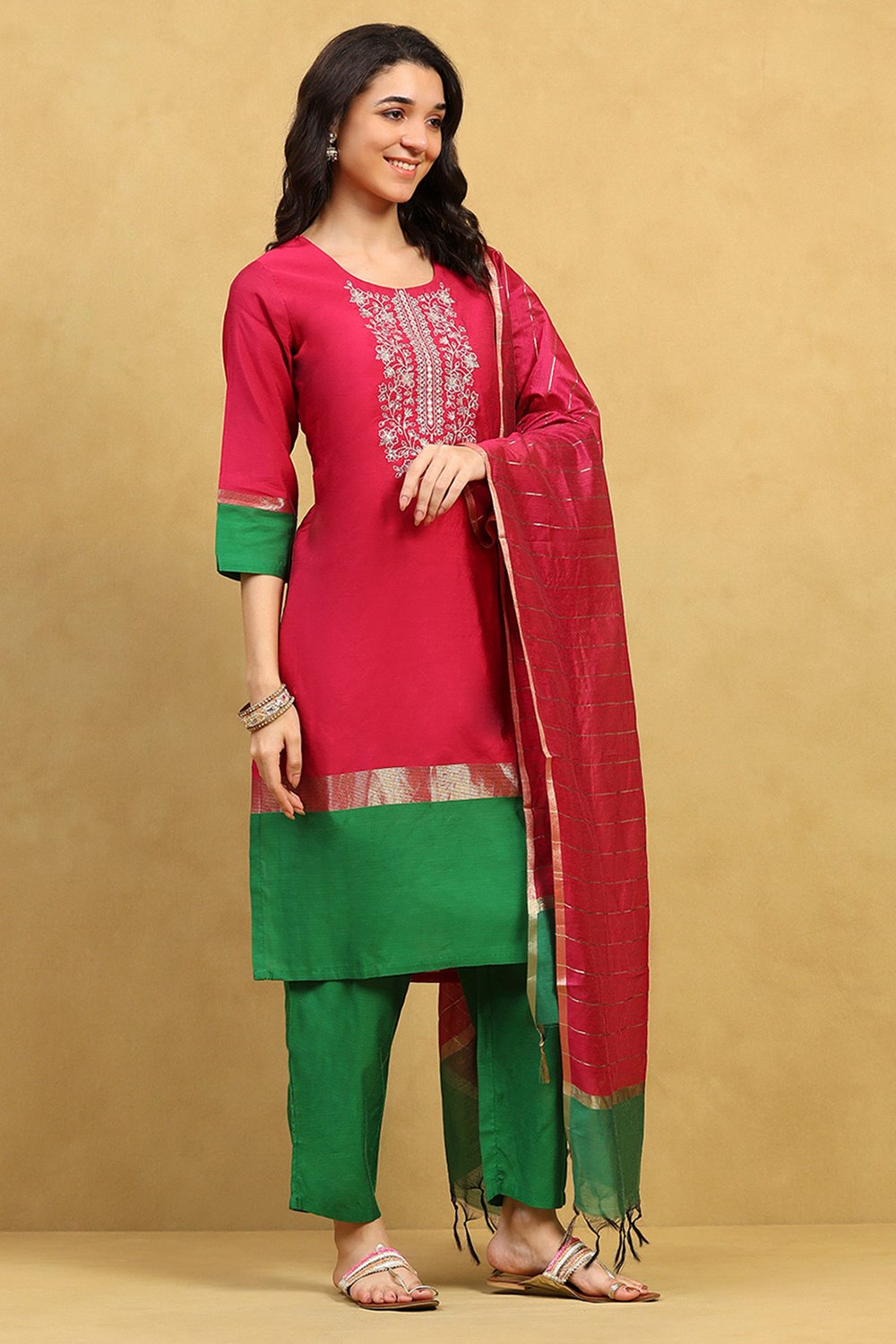 Pink Viscose Blend Solid Straight Suit Set image number 5