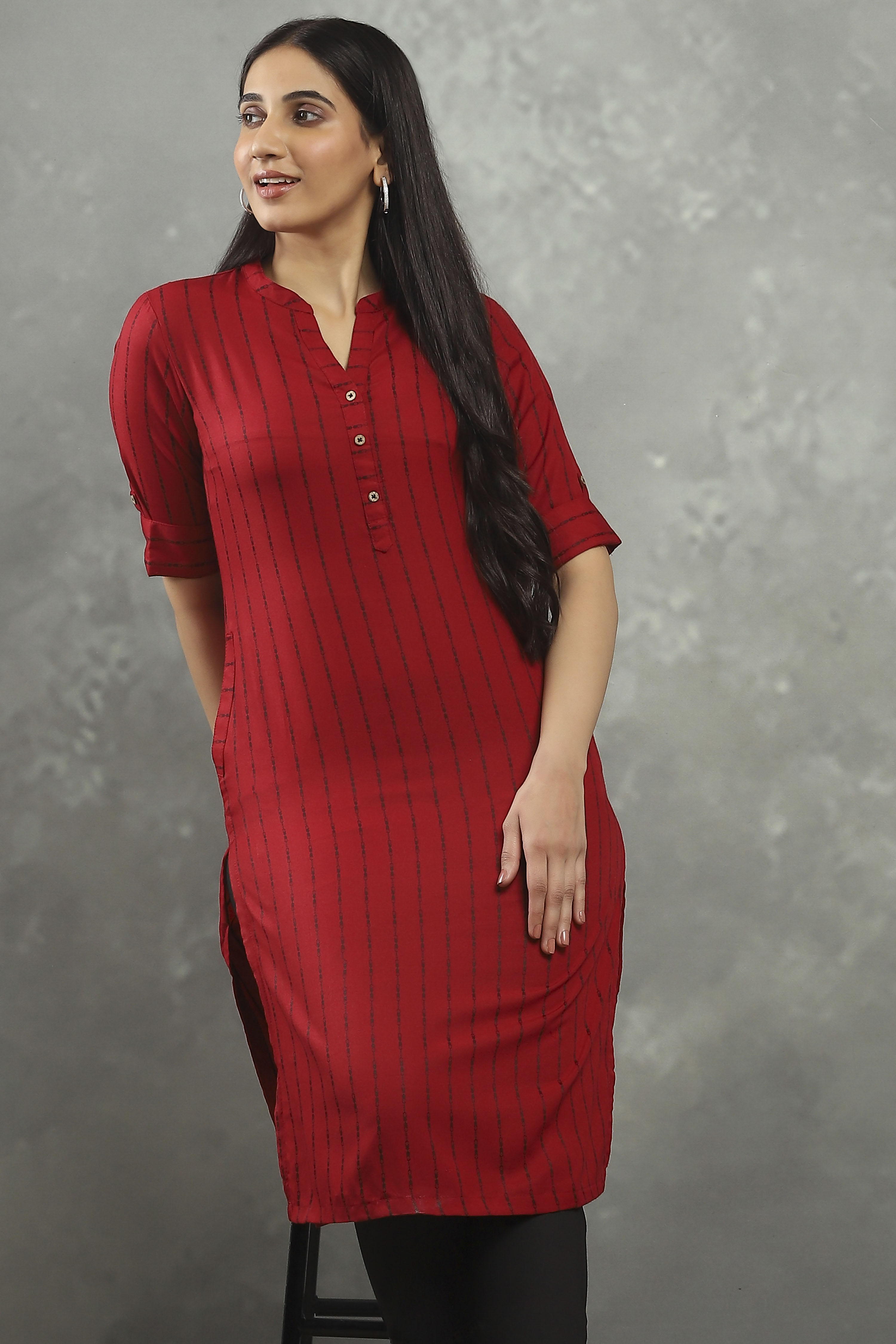 Maroon Viscose Straight Kurta Pants Set image number 7