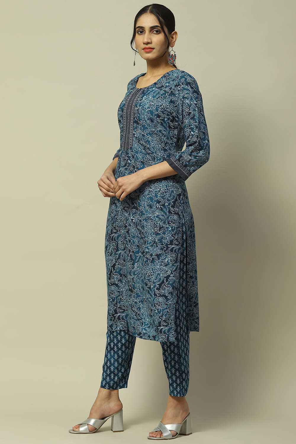 Ecru Rayon Straight Suit Set image number 3