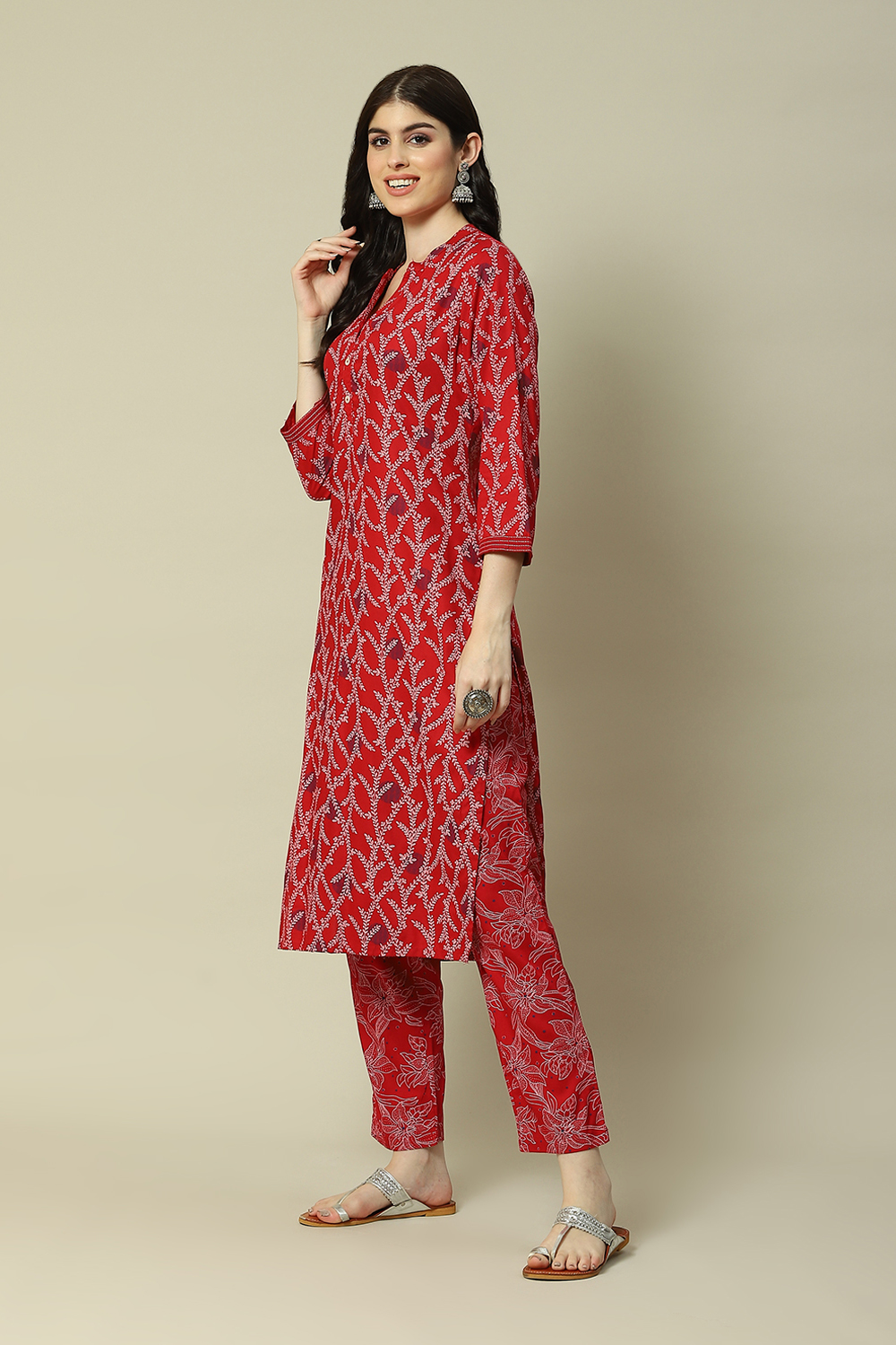 Red LIVA Straight Printed Kurta Palazzo Suit Set image number 3