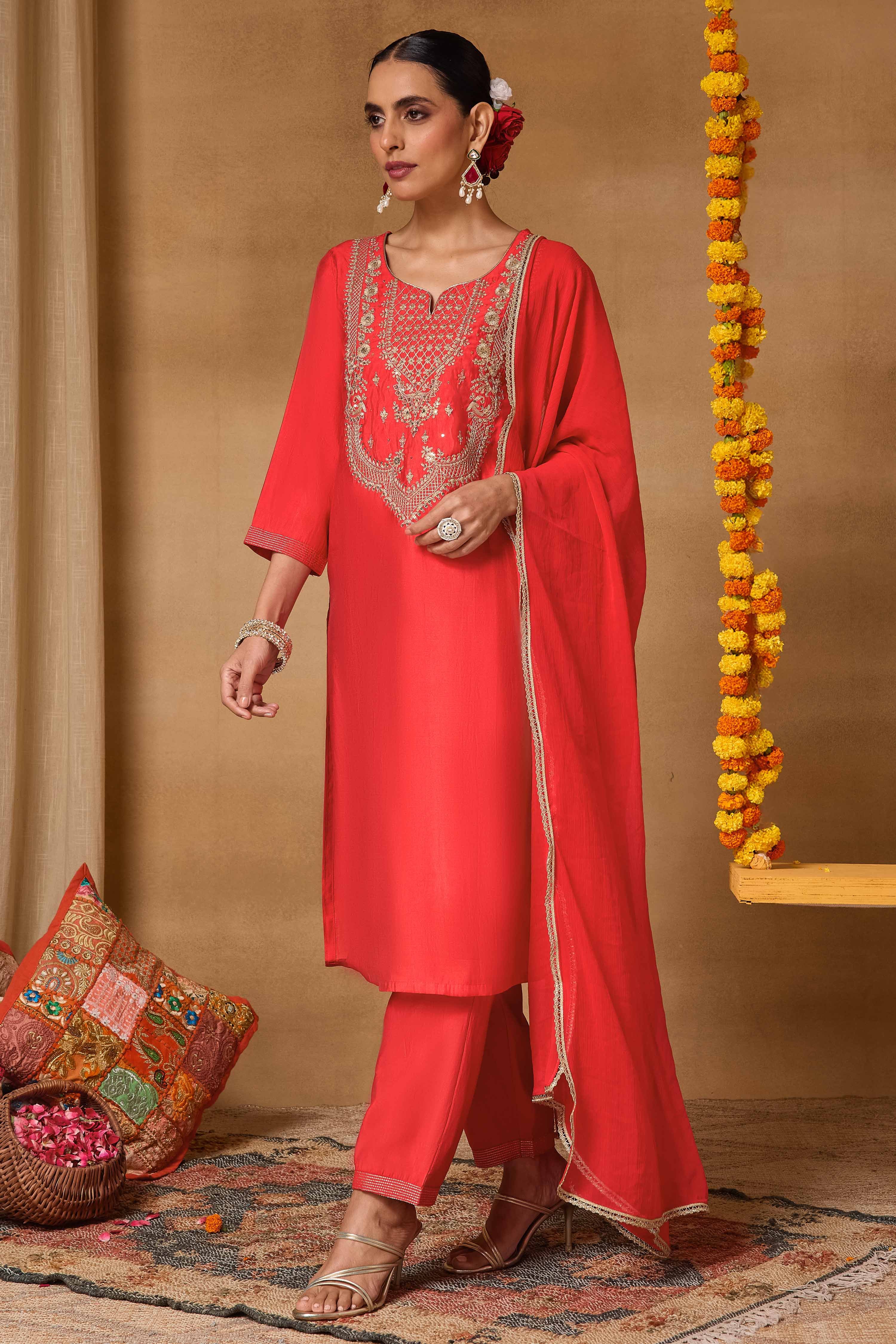Red Viscose Blend Straight Solid Suit Set image number 4