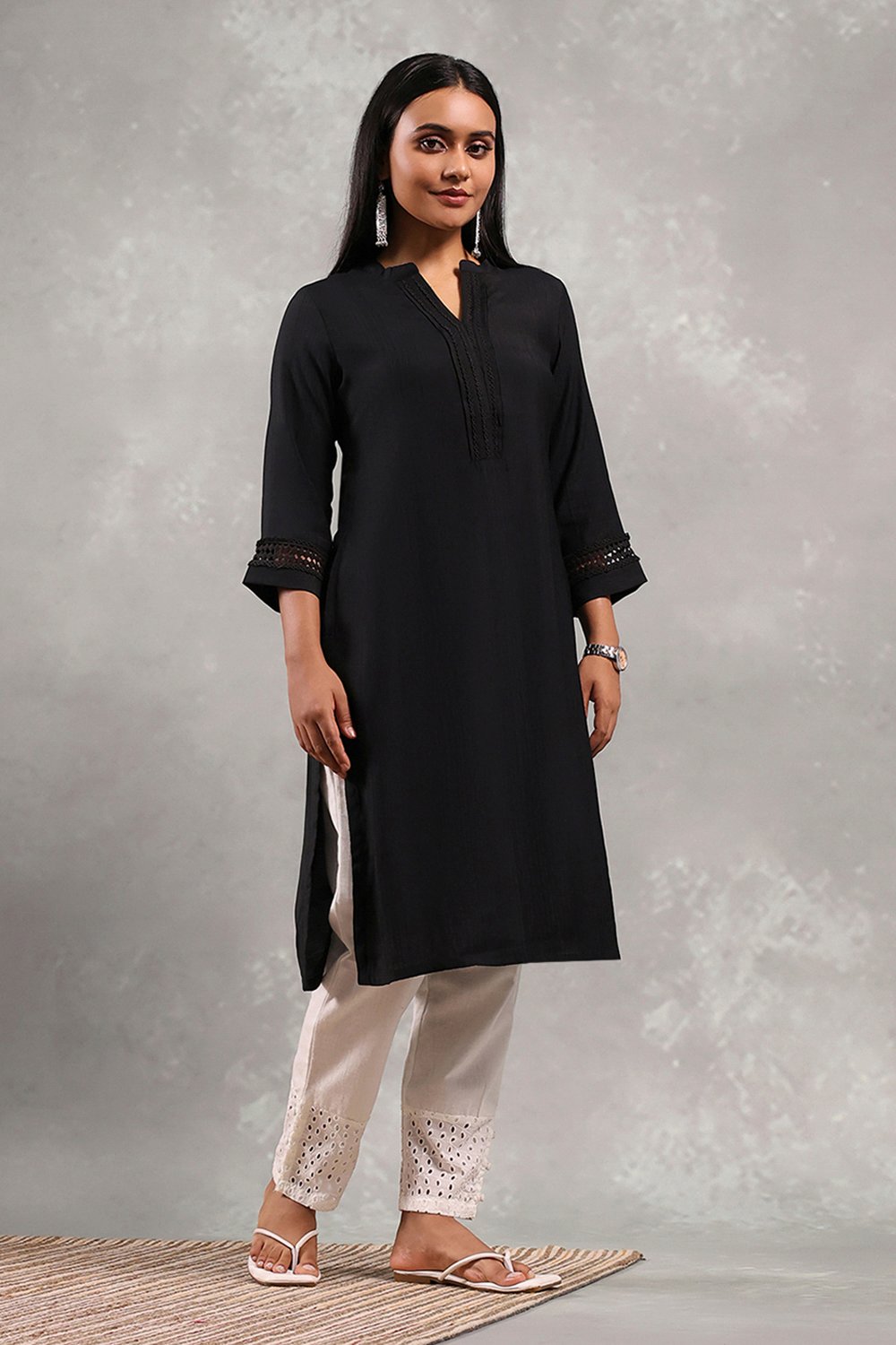 Black Viscose Blend Solid Straight Kurta image number 4