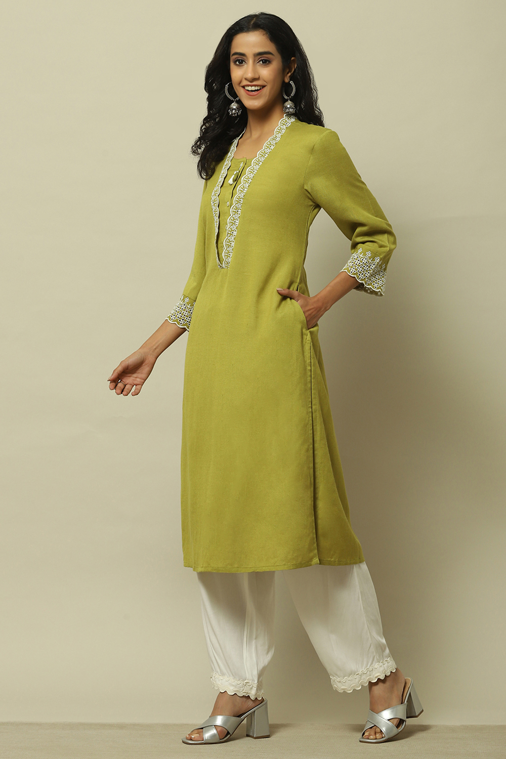 Lime Green Solid Straight Kurta image number 2