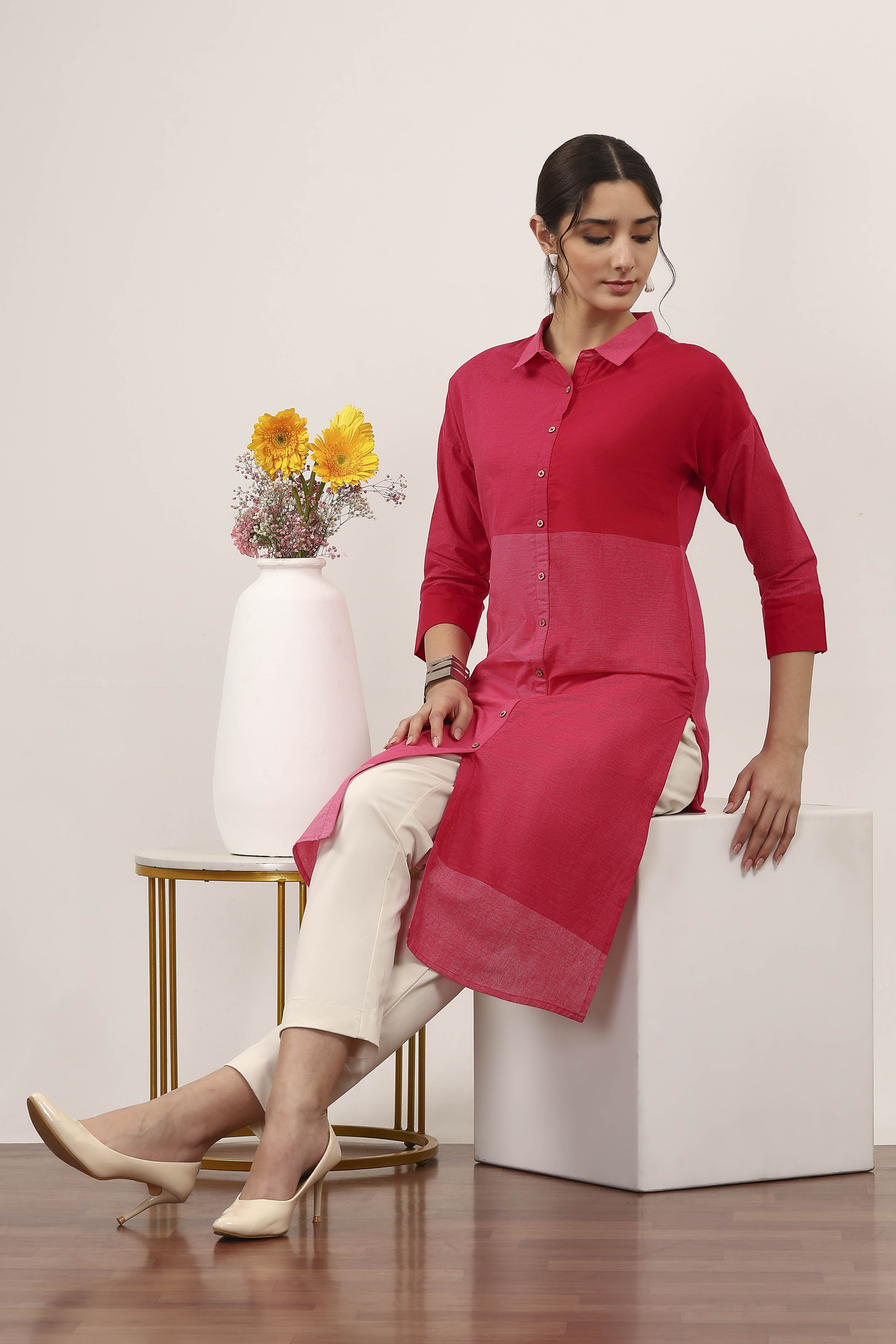 Yellow Cotton Straight Kurtas image number 0