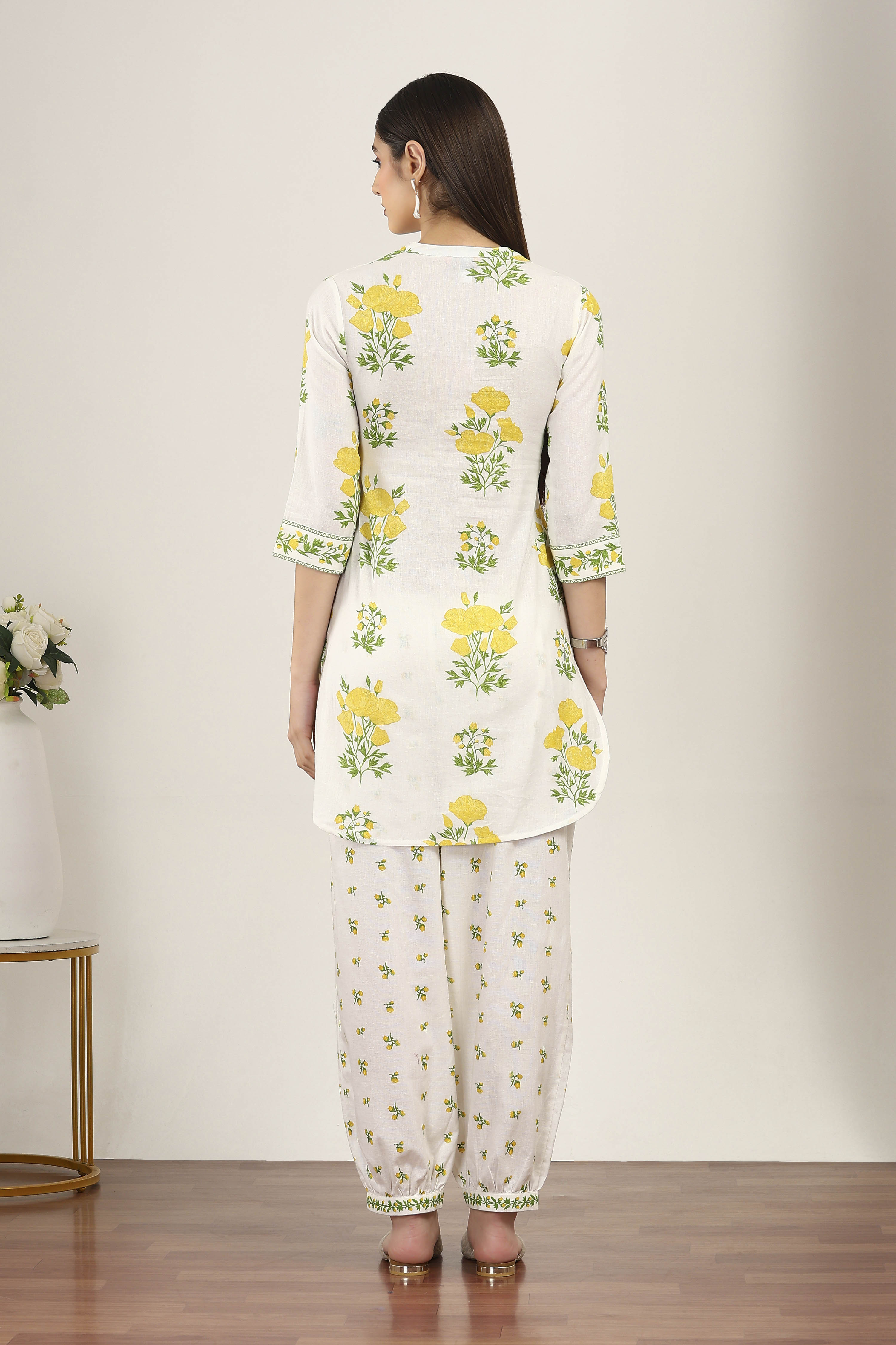 Yellow Cotton Blend Cotton Flex Kurta Pants Set image number 4