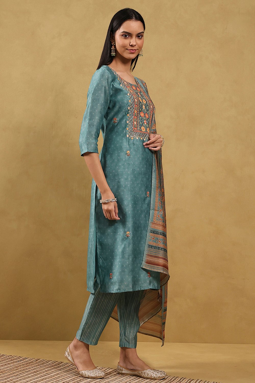 Blue Polyester Printed Straight Suit Set image number 5