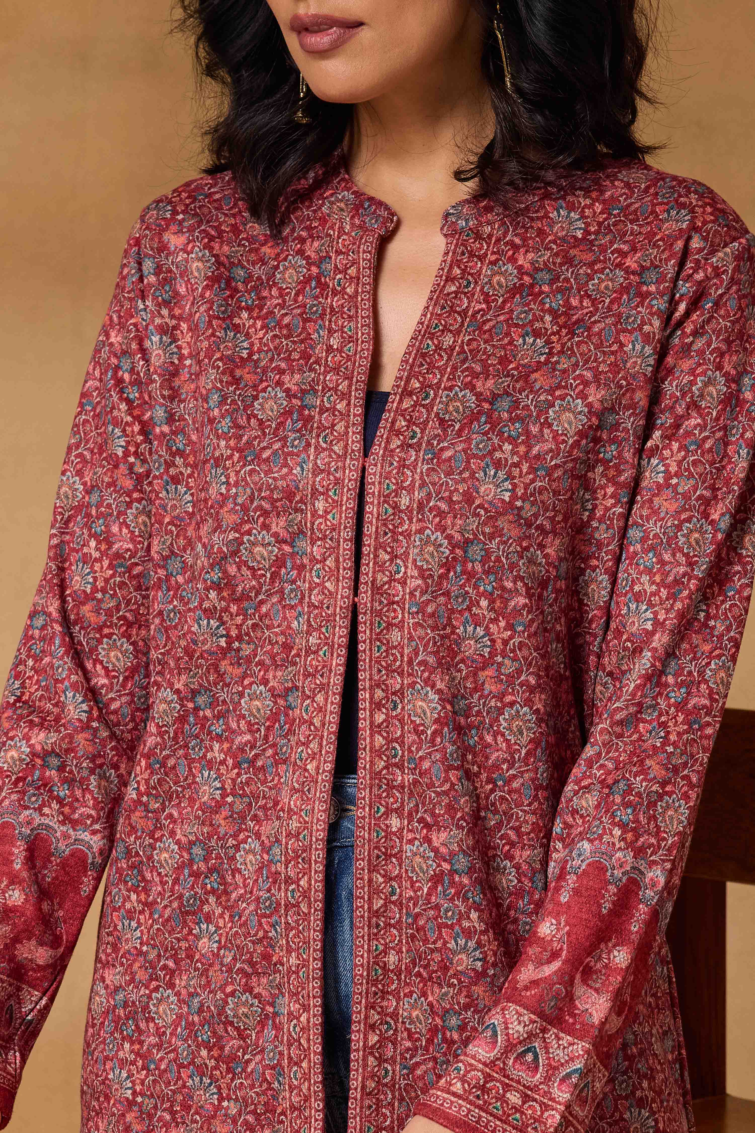 Black Polyester Regular Printed Cape image number 1