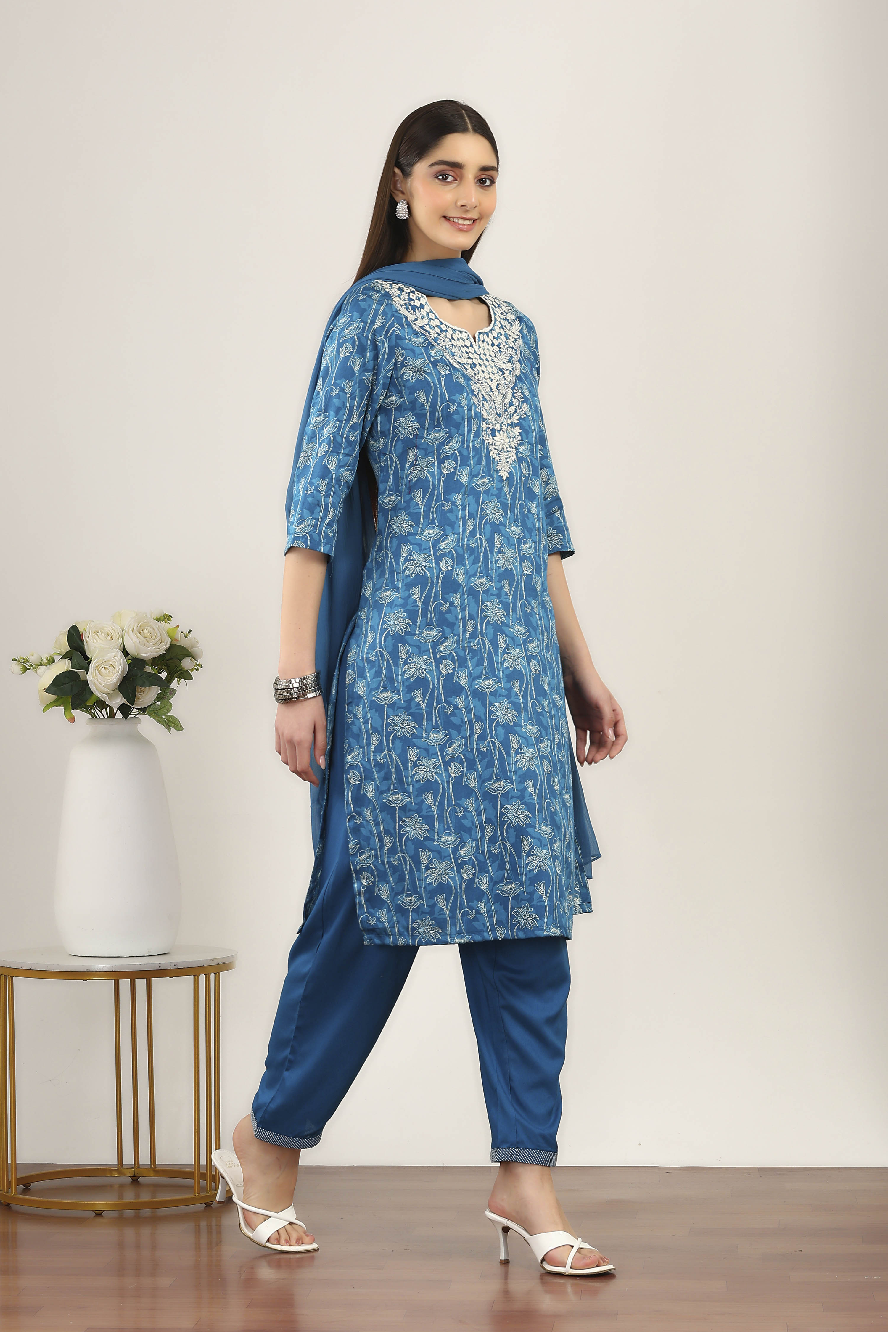 Red Cotton Straight Suit Sets image number 5