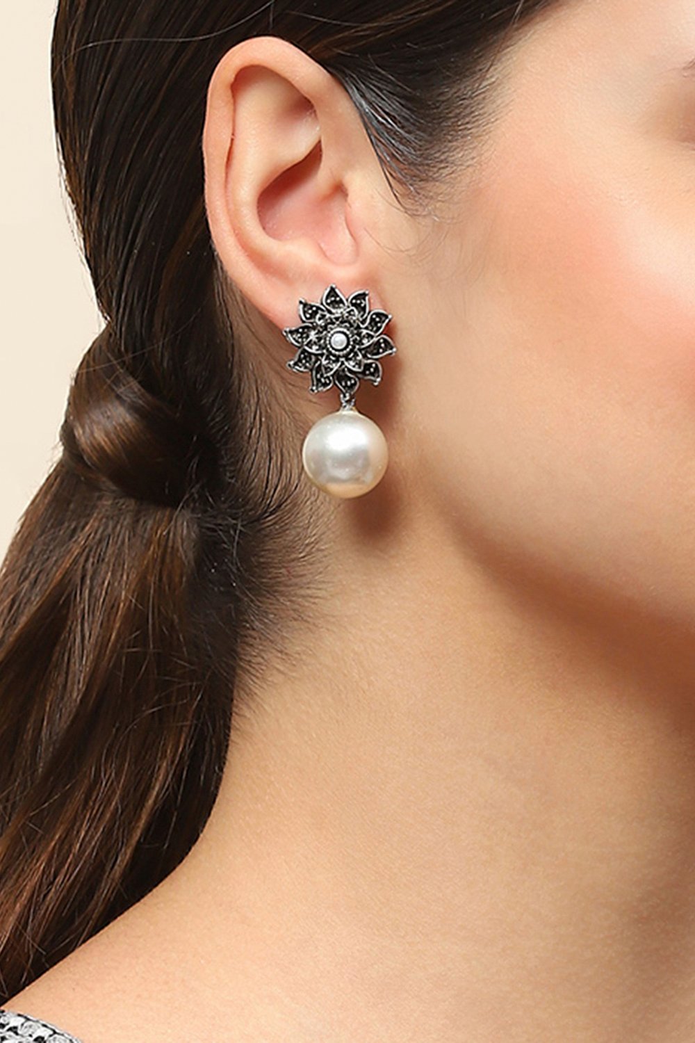 Oxidised Alloy Earrings image number 1