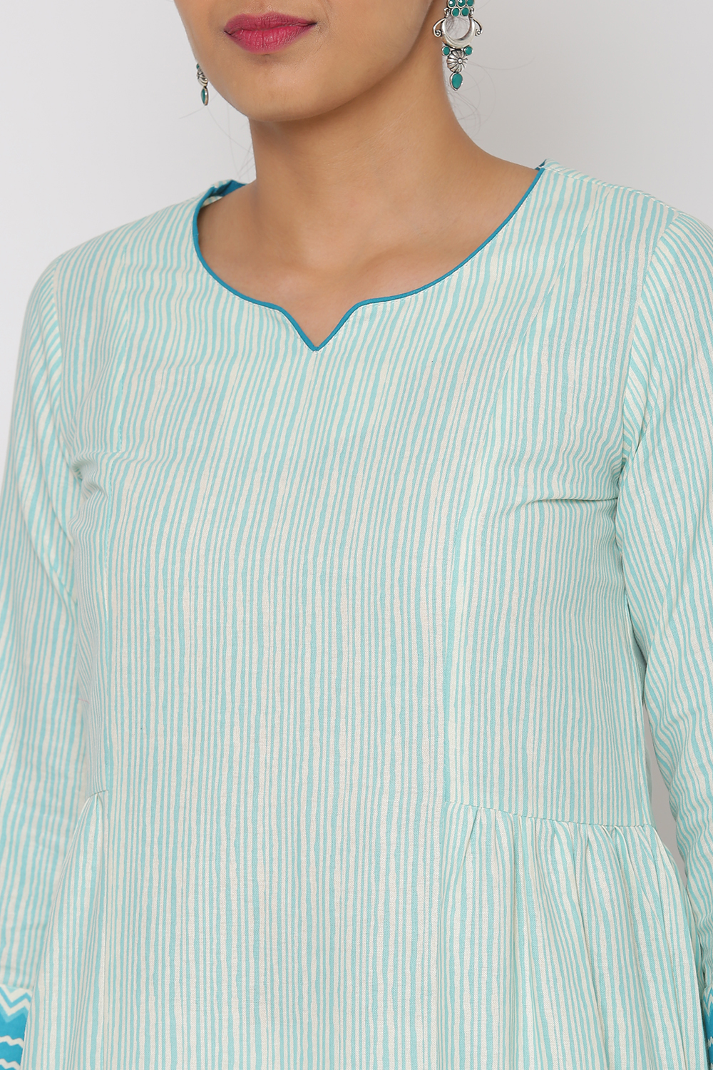 Turquoise Cotton Straight Kurta image number 1